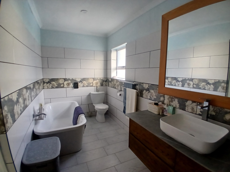 3 Bedroom Property for Sale in Marina Martinique Eastern Cape